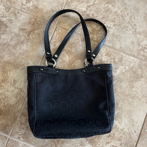 Salvatore Ferragamo bag - Picture 2 of 9